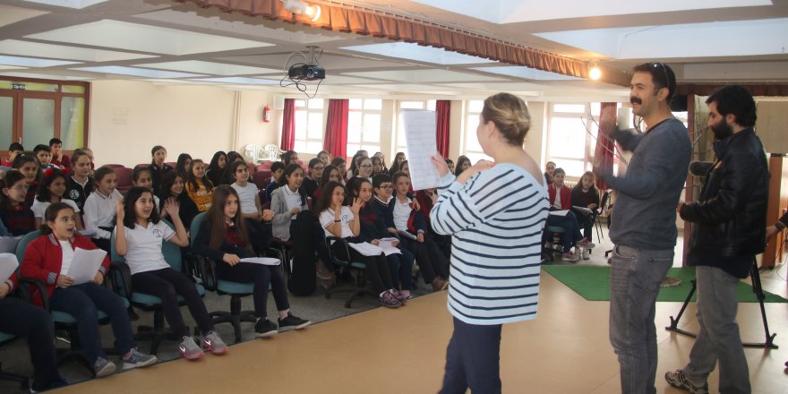 BİN ÇOCUK 23 NİSAN PROVALARINA BAŞLADI