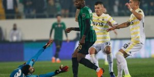 Akhisarspor, sahasında Fenerbahçe'yi 3-0 mağlup etti