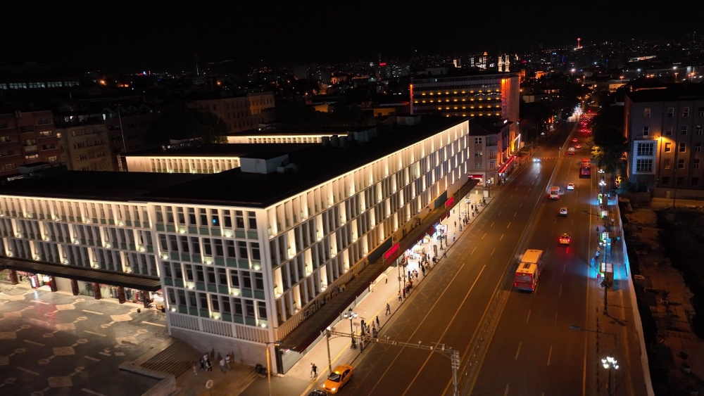 TARİHİ ULUS ÇARŞISI IŞIL IŞIL... 4