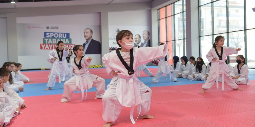 Her Şey Ücretsiz Yaz Okulu!