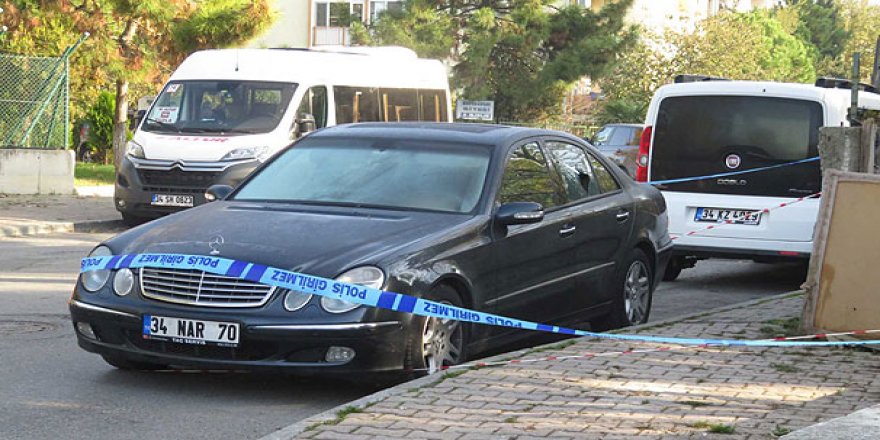 İstanbul'da lüks bir otomobil içerisinde erkek cesedi bulundu